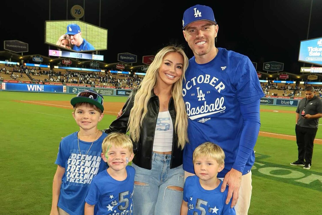 Freddie Freeman baseball player family celebration